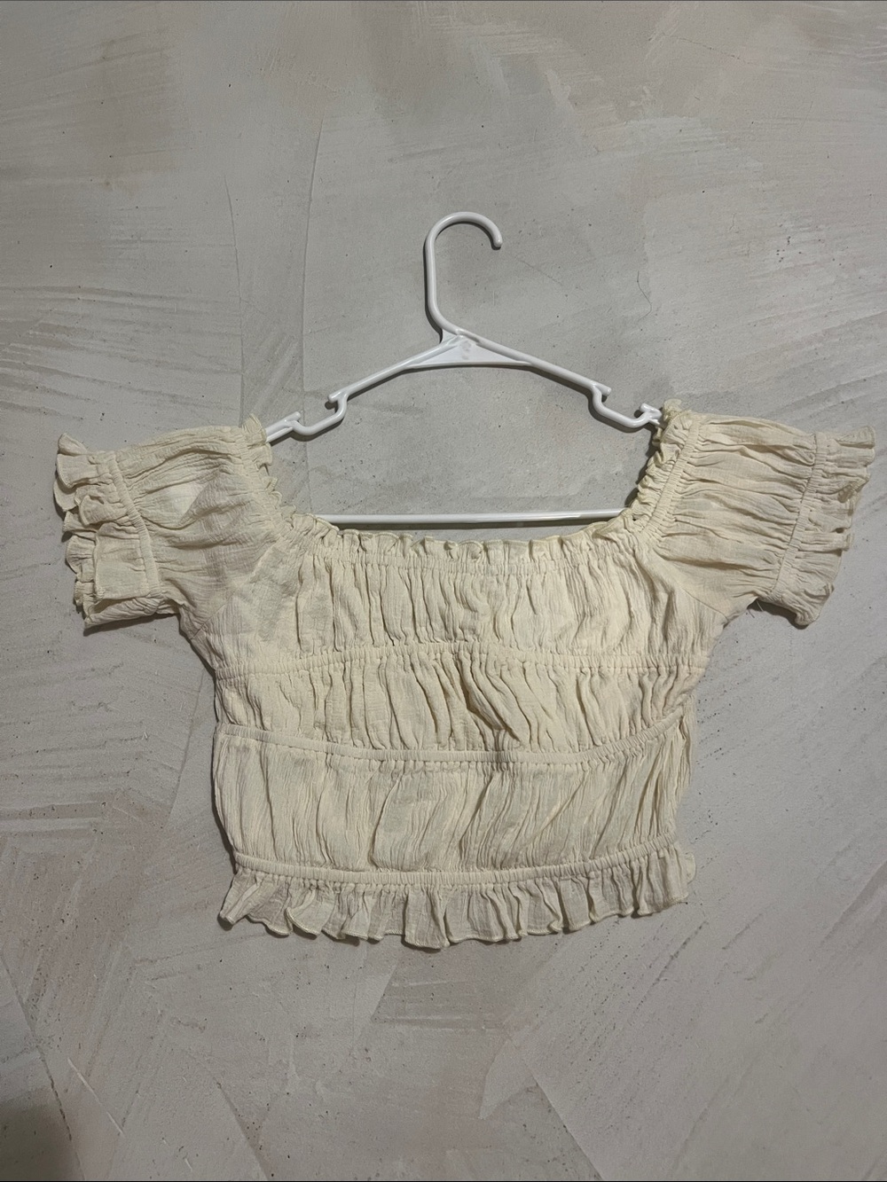 Solai medium Women's Cream Smocked Off-Shoulder crop Top